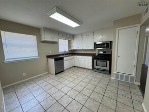 4105 Aspen St in Wichita Falls, TX - Foto de edificio - Building Photo