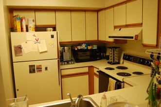 2100 Langston Blvd, Unit 301 in Arlington, VA - Building Photo - Building Photo