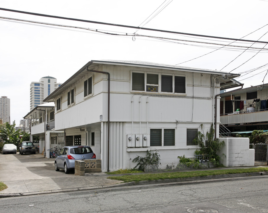 2239 Date St in Honolulu, HI - Foto de edificio