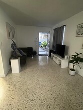 726 NW 22nd Ct, Unit 6306 in Miami, FL - Building Photo - Building Photo