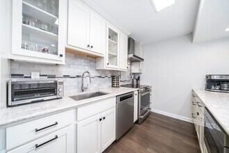 551 Observer Hwy in Hoboken, NJ - Building Photo - Building Photo