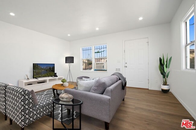 1518 W 85th St in Los Angeles, CA - Building Photo - Building Photo
