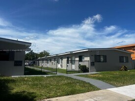 2090 NW 31st St in Miami, FL - Building Photo