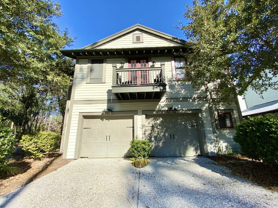 25 Tabby Shell Rd in Bluffton, SC - Building Photo