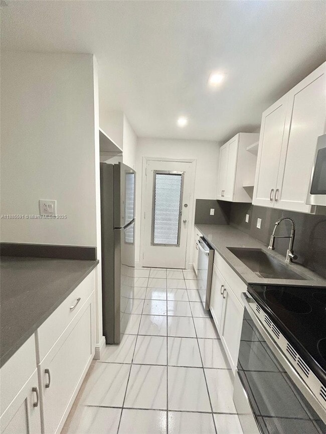 1431 S 14th Ave in Hollywood, FL - Building Photo - Building Photo