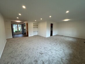 2272 Berrycreek Dr in Dayton, OH - Building Photo - Building Photo