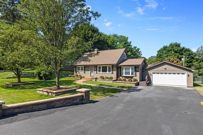 property at 3N736 Kenwood Ave