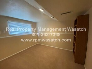 1098 E Violet Cir in Sandy, UT - Building Photo - Building Photo