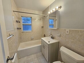 353 S Center St, Unit B in Orange, NJ - Foto de edificio - Building Photo