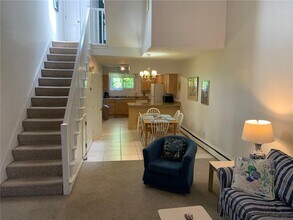 26 W Narragansett Ave-Unit -7 in Newport, RI - Building Photo - Building Photo