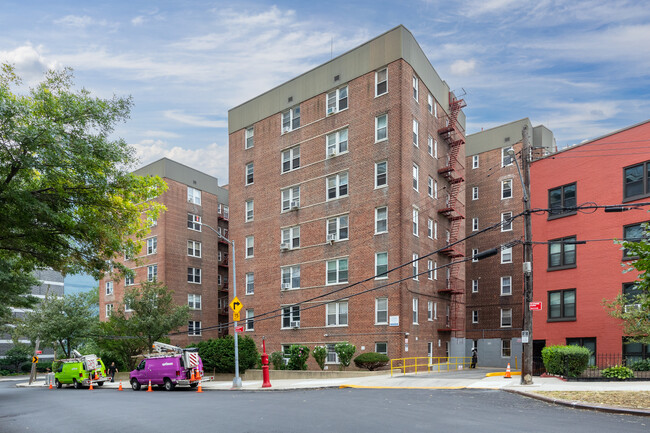 500 Kappock St in Bronx, NY - Building Photo - Primary Photo