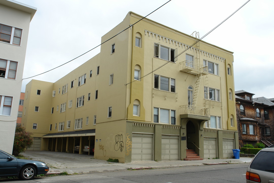 Elsmere Apartments in Berkeley, CA - Foto de edificio