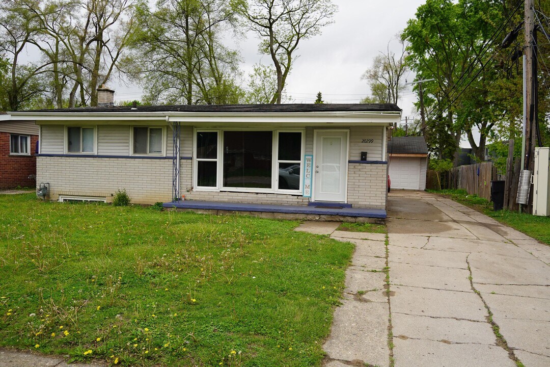 20299 Lahser Rd in Detroit, MI - Building Photo