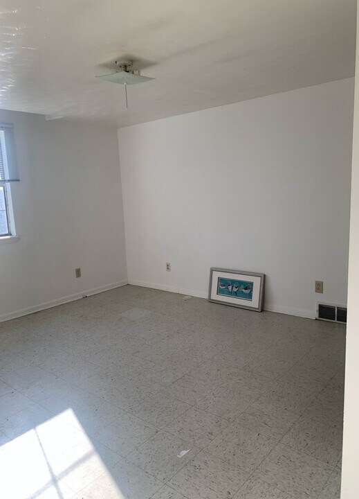 29 S Main St in Masontown, PA - Building Photo