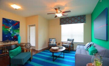 2205 W Walker St in League City, TX - Building Photo - Building Photo