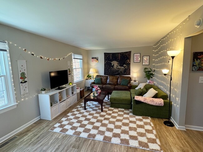 property at 202 Huntington Ln