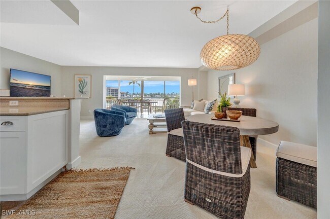 property at 2800 Gulf Shore Blvd N