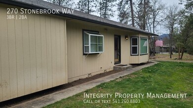 270 Stonebrook Way in Merlin, OR - Building Photo - Building Photo