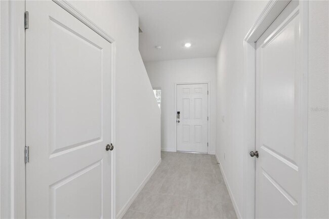 7619 WATERSCAPE Dr in Groveland, FL - Building Photo - Building Photo