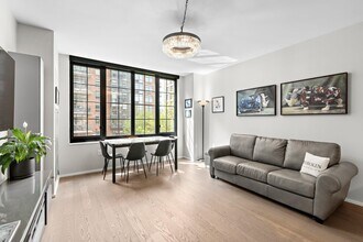 1425 Hudson St in Hoboken, NJ - Building Photo - Building Photo