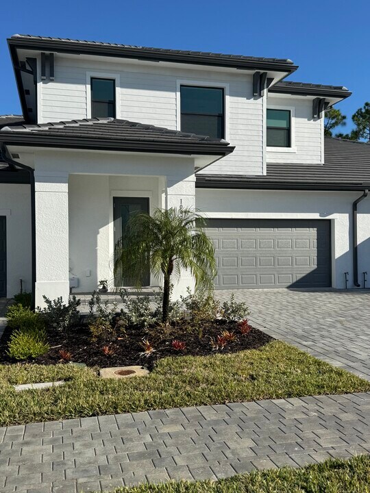 10927 Salt Bay Way in Ft. Myers, FL - Building Photo