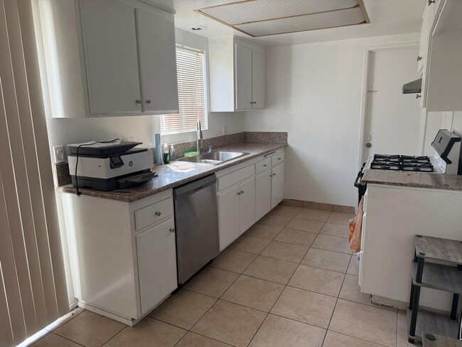 3529 W Cornelia Cir, Unit 3