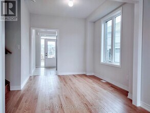 4 Sam Battaglia Cres in Georgina, ON - Building Photo - Building Photo