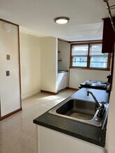 37 Arlington St, Unit 1R-J in Woburn, MA - Building Photo - Building Photo