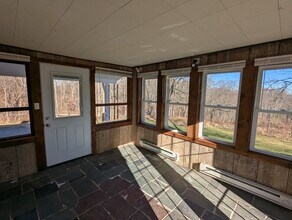 615 E Miller Rd in Ithaca, NY - Foto de edificio - Building Photo