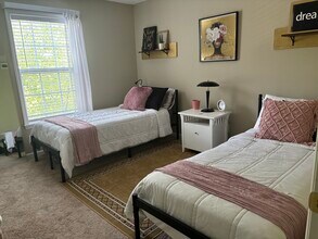 524 Ivy Glen Dr in Winston-Salem, NC - Building Photo - Building Photo