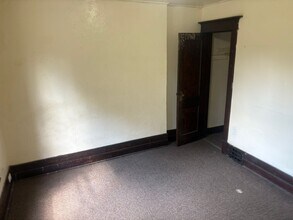 420 Sunnyside Ave in Waterloo, IA - Building Photo - Building Photo