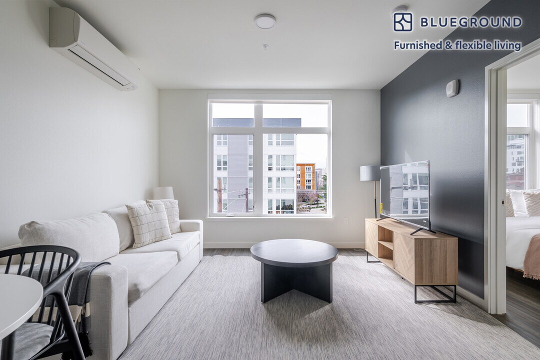 1000 E Yesler Wy-Unit -FL8-ID851 in Seattle, WA - Building Photo