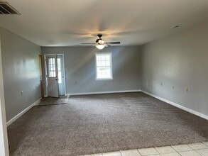 121 Old Freeman Rd, Unit 1 in Swansboro, NC - Foto de edificio - Building Photo