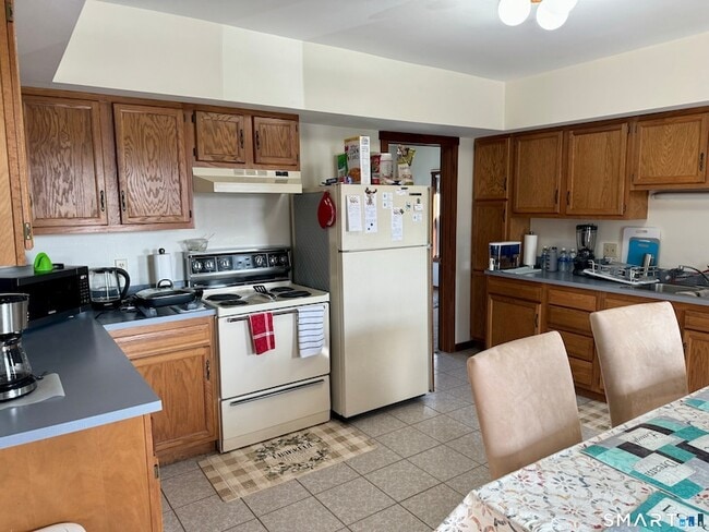 156 Fair St, Unit 2 in Wallingford, CT - Building Photo - Building Photo