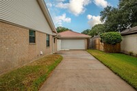 1155 Monterrey Dr in Beaumont, TX - Building Photo - Building Photo