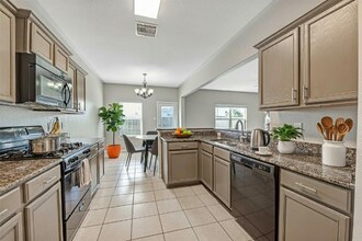 1025184659 A in Rosharon, TX - Building Photo - Building Photo