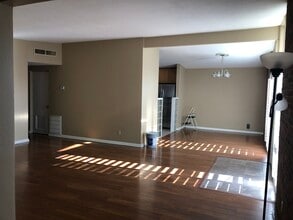 19 Stoneyside Ln in St. Louis, MO - Building Photo - Building Photo