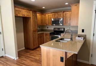 20256 Badger Rd in Bend, OR - Building Photo - Building Photo