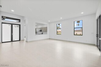 4333 NW 33rd Ln in Cape Coral, FL - Building Photo - Building Photo