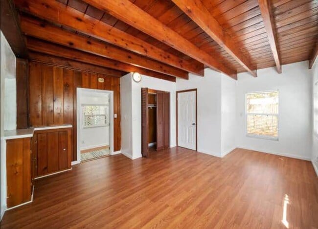 property at 625 Selkirk St