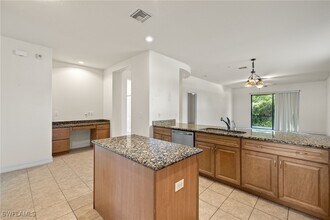 343 Pembroke St in Lehigh Acres, FL - Building Photo - Building Photo
