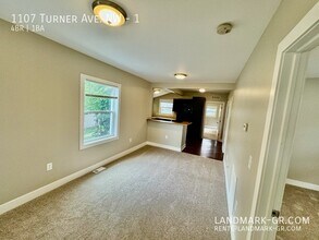 1107 Turner Ave NW in Grand Rapids, MI - Building Photo - Building Photo