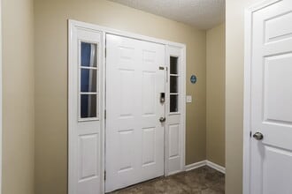 144 Carriage Dr in Alabaster, AL - Foto de edificio - Building Photo