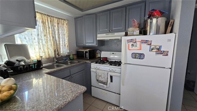 308 N Millard Ave, Unit 312 in Rialto, CA - Building Photo - Building Photo