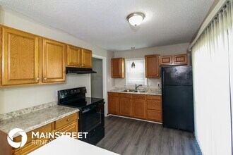 13235 Park Hills Dr in Grandview, MO - Building Photo - Building Photo