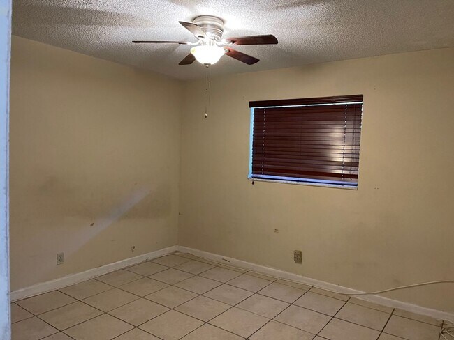 718-720-720 SW 7th St in Hallandale Beach, FL - Building Photo - Building Photo