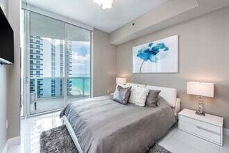 15811 Collins Ave in Sunny Isles Beach, FL - Building Photo - Building Photo