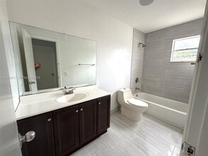 137xx SW 32nd St in Miami, FL - Building Photo - Building Photo