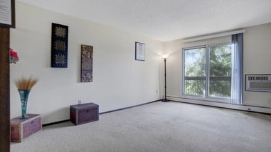 Carlton Park in Prince Albert, SK - Building Photo - Interior Photo