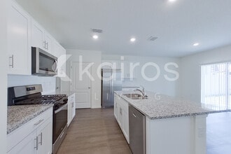 32045 Katelin Cir in Leesburg, FL - Building Photo - Building Photo